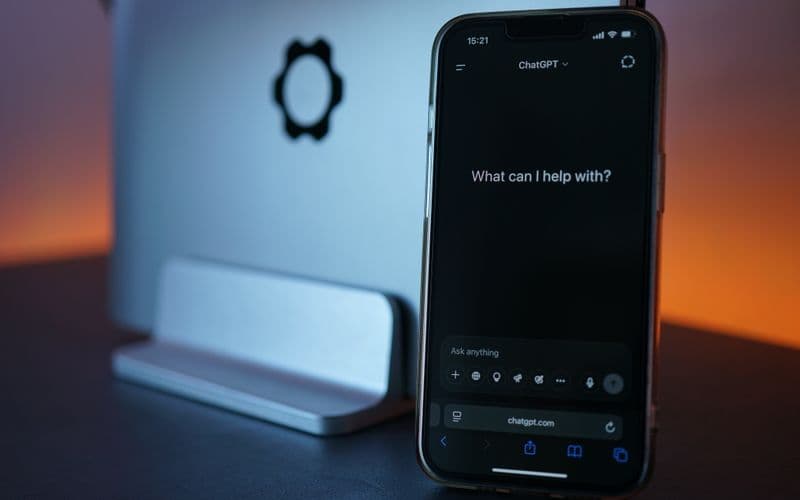 AI Chatbots (Web & WhatsApp)